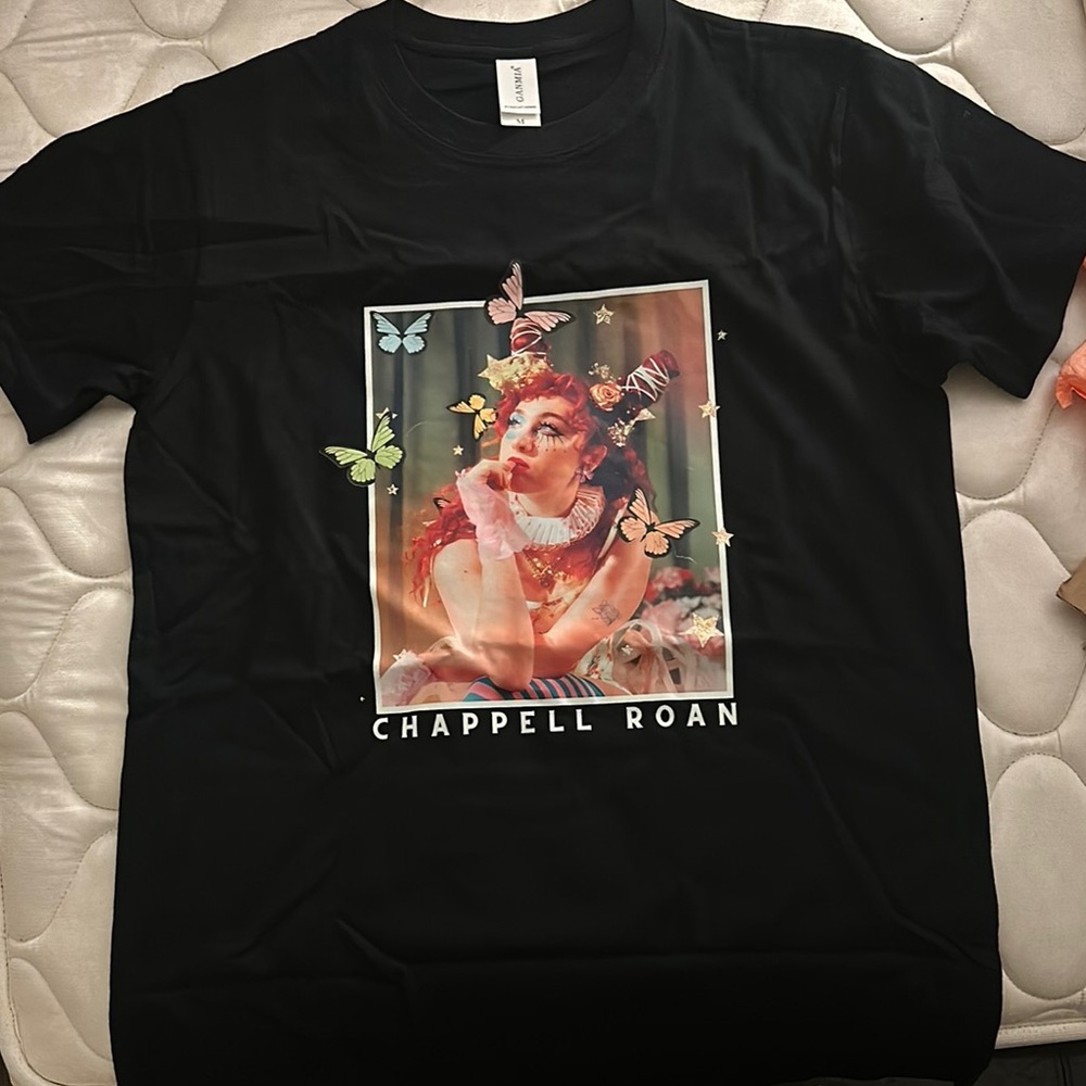 Vintage Black Short Sleeve Tee with Graphic Design